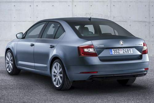 Skoda Octavia Facelift: Hinten gibt es neue Details an Schürze und Lampen