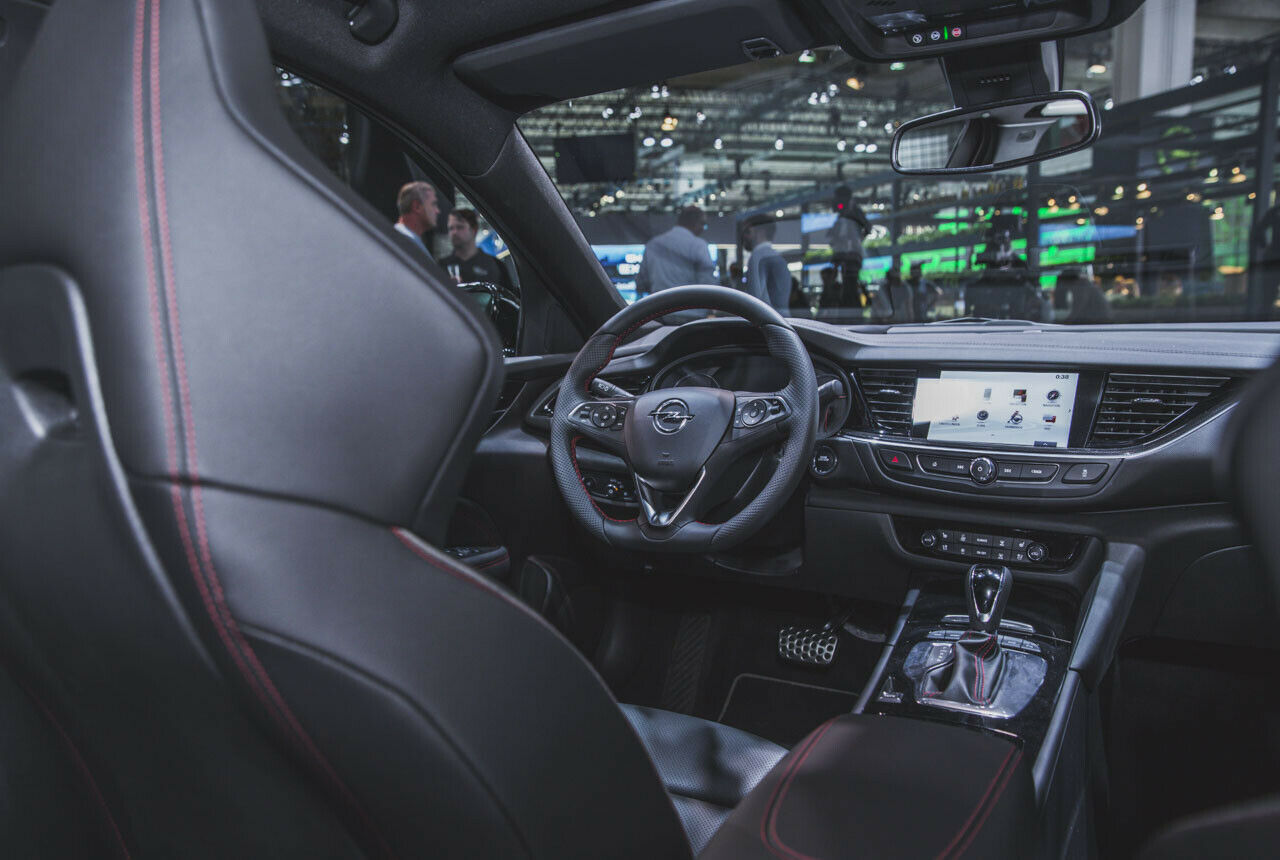 Opel Insignia GSI: Cockpit