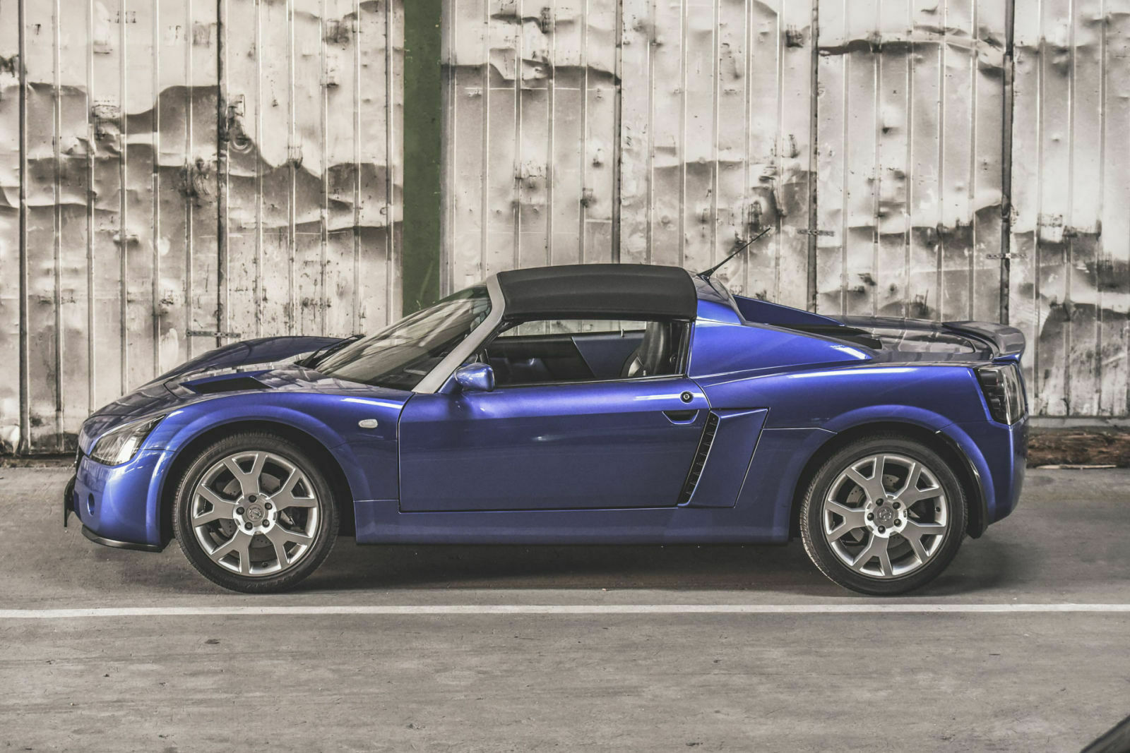 Opel Speedster Turbo: Seitenansicht