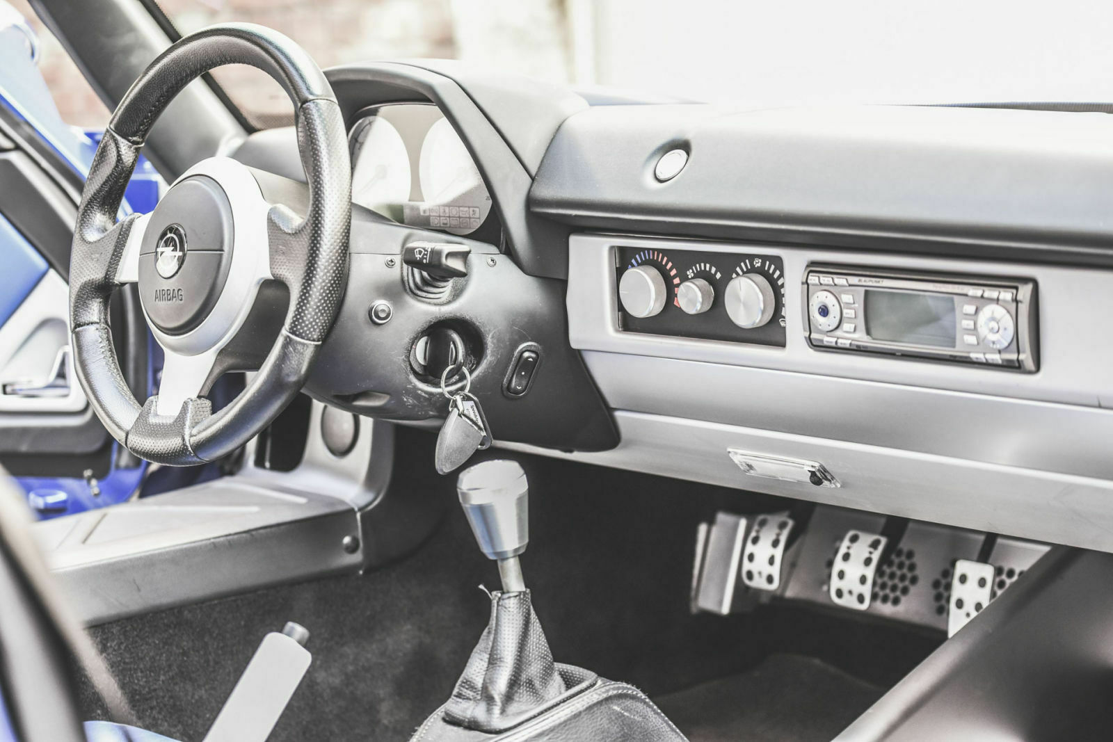 Opel Speedster Turbo: Cockpit