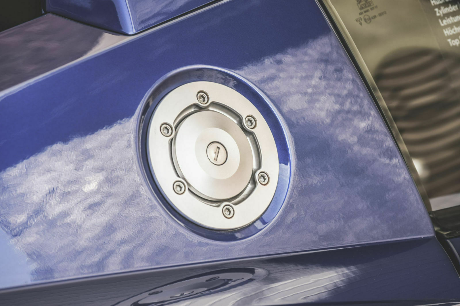 Opel Speedster Turbo: Tankdeckel