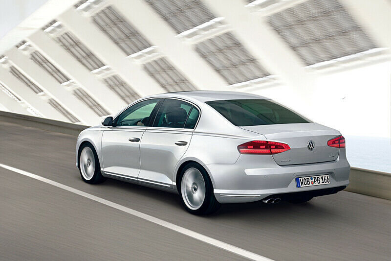So stellt sich unser Designer den Passat B8 vor: Kaum neue Formen, hier allerdings noch mit anderen Rückleuchten