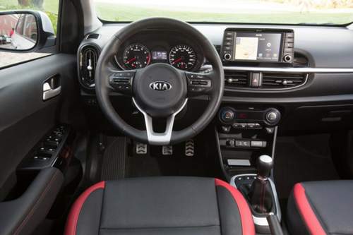 Leder am Lenkrad und Aluminium auf den Pedalen - auch innen geht es bei der Picanto GT-Line vor allem um Sportlichkeit