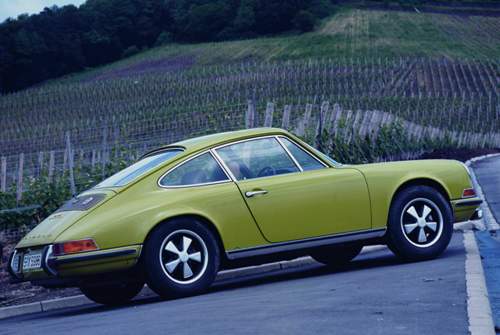 Das Ur-Modell des 911 wurde 1963 als 901 vorgestellt und 1964 als 911 auf den Markt gebracht - Peugeot störte sich an der Null in der Mitte