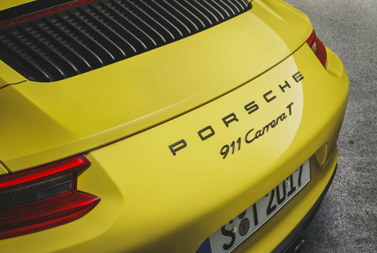 Der Porsche 911 Carrera T kommt wahlweise in gelb mit schwarzen Highlights