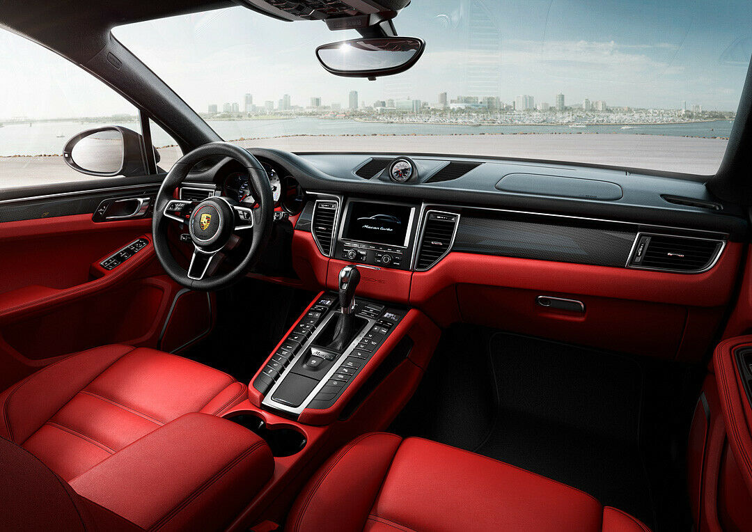 Hier stand der falsche Porsche Vorbild: Schalterflut im Cockpit wie beim Cayenne
