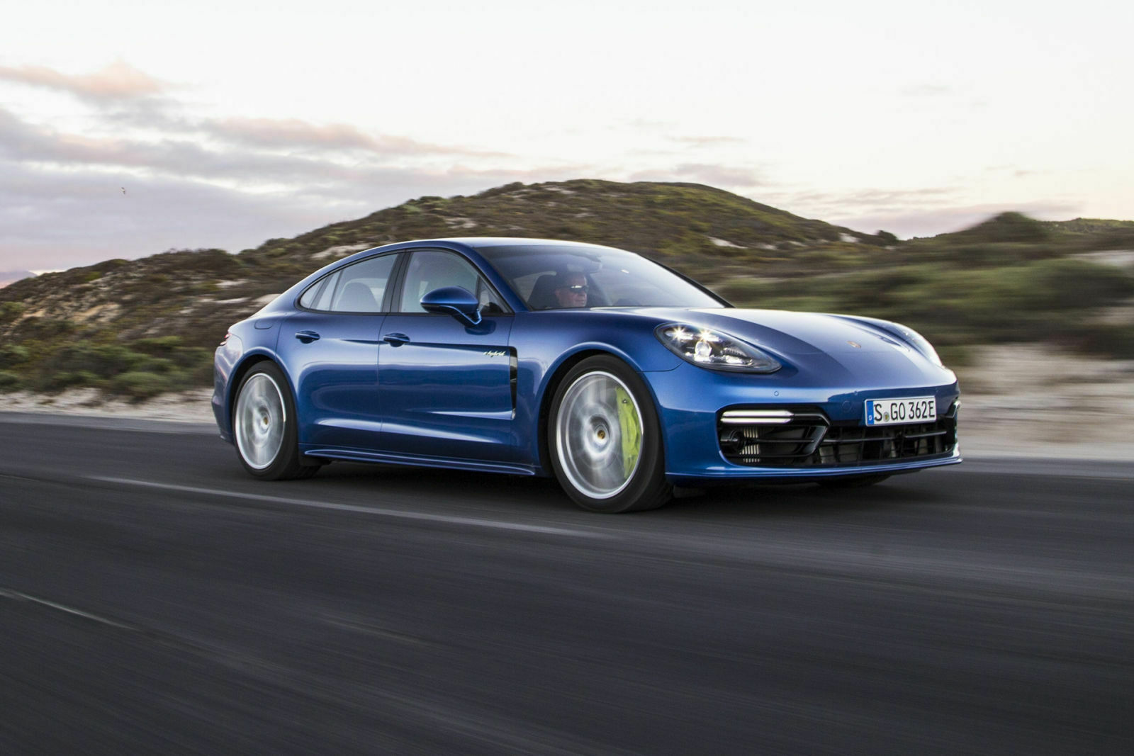 Bremssättel und Schriftzüge am Panamera E-Hybrid hält Porsche grün