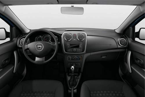 Cockpit: Übersichtlich und weitgehend funktional. Nur: Wer sucht seine Fensterheber unten in der Mitte?