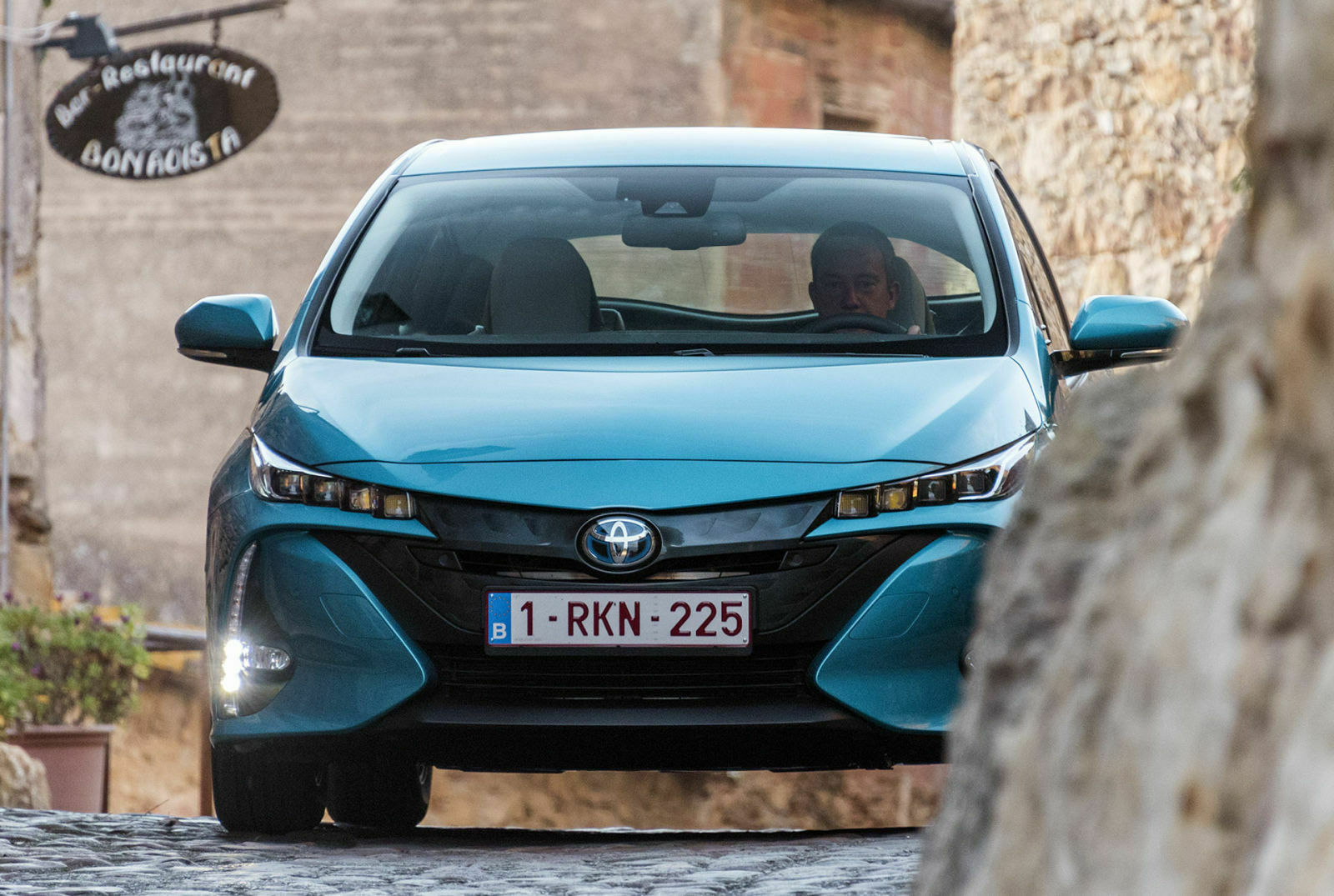 Rund 50 Kilometer weit kommt der Prius Plug-in rein elektrisch