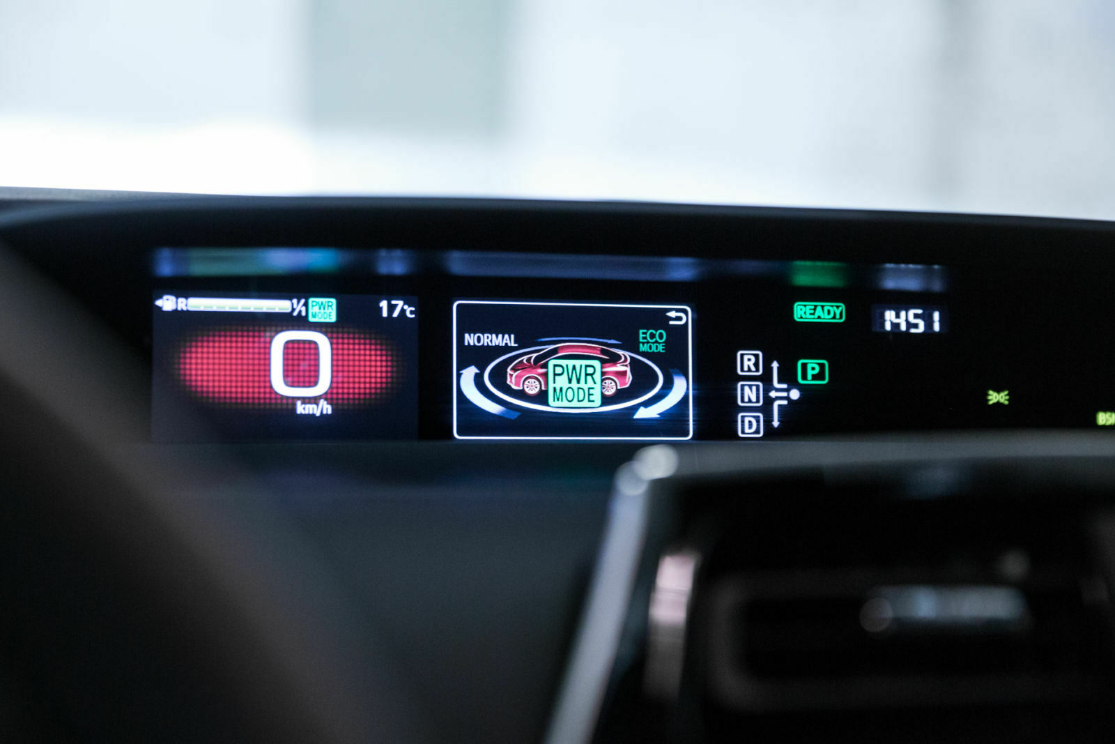 Im Power-Mode wird's rot im Display