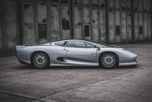 Geschwindigkeitsrekord hin oder her: Der Jaguar XJ220 war ein wirtschaftlicher Misserfolg - von den geplanten 350 Stück entstanden lediglich 277