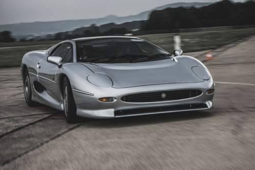 Mit 349 km/h Top-Speed war der Jaguar XJ220 Mitte der 90er-Jahre das schnellste Serienauto der Welt