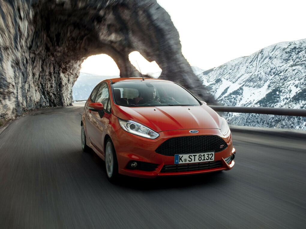 Auf dieser Strecke hatte schon James Bond seinen Spaß. Der Fiesta bringt diesen Spaß auch - für 19.990 Euro.