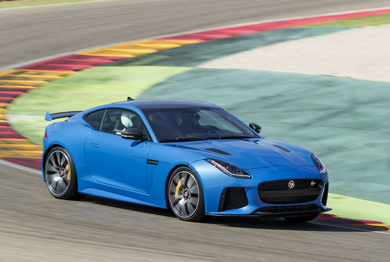 Jaguar ergänzt die F-Type-Familie mit dem SVR am oberen Ende. Viel Feinarbeit hat das Team der "Special Vehicles Operation" in das Coupé gesteckt
