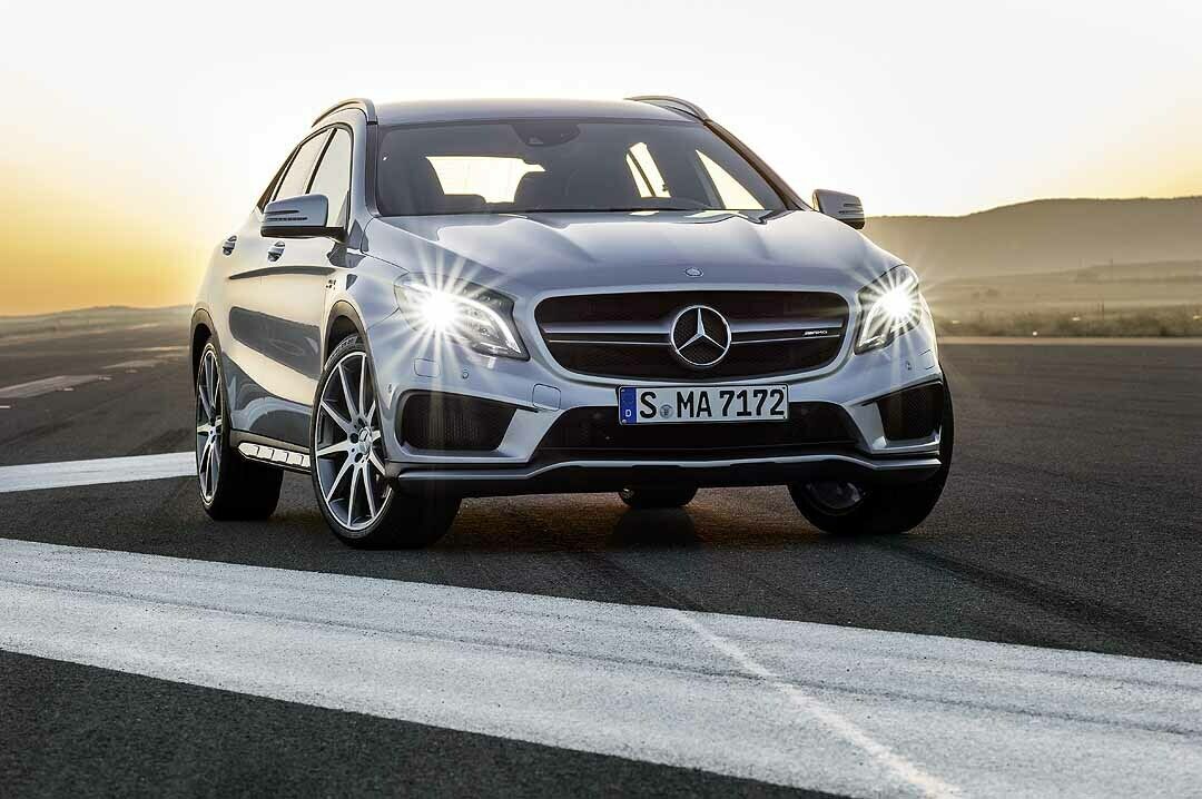 Das AMG-Logo im Kühlergrill des GLA 45 AMG soll künftig alle sportlichen Modelle zieren