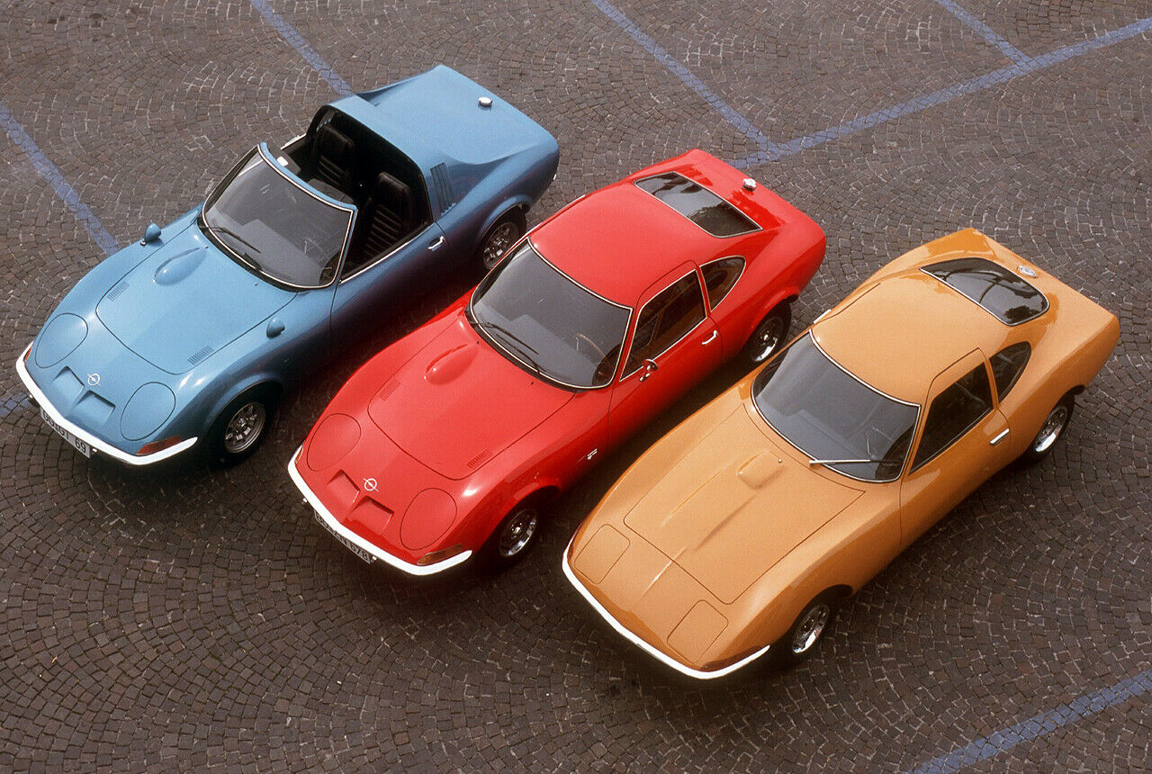 Links Opel Aero GT von 1969, Mitte Opel GT 1900 ab 1968 und rechts Opel Experimental GT von 1965