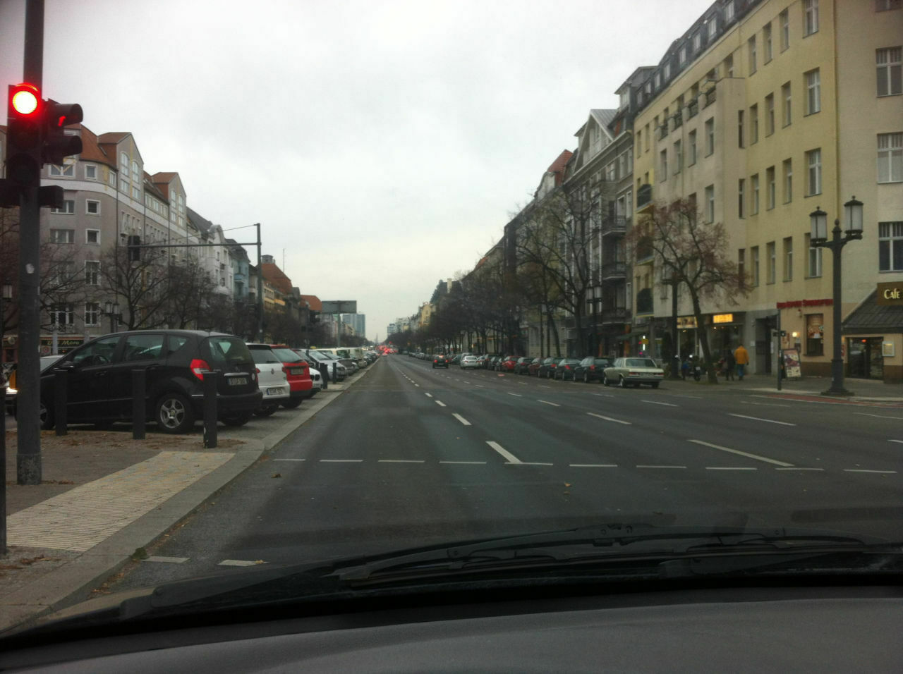 Der Schrottplatz - Spiegelsymmetrisch des Showrooms