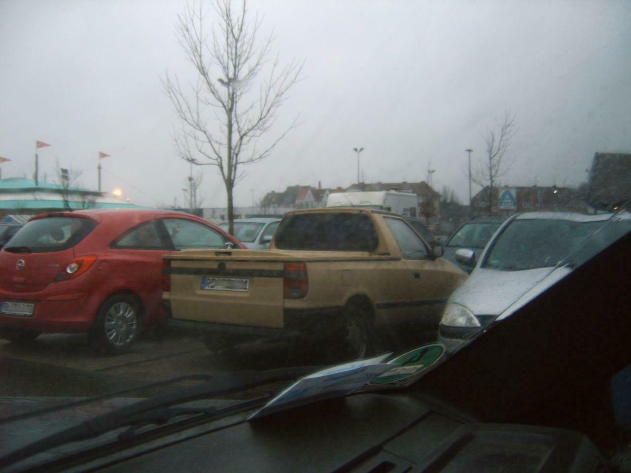 Der Schrottplatz - Spiegelsymmetrisch des Showrooms