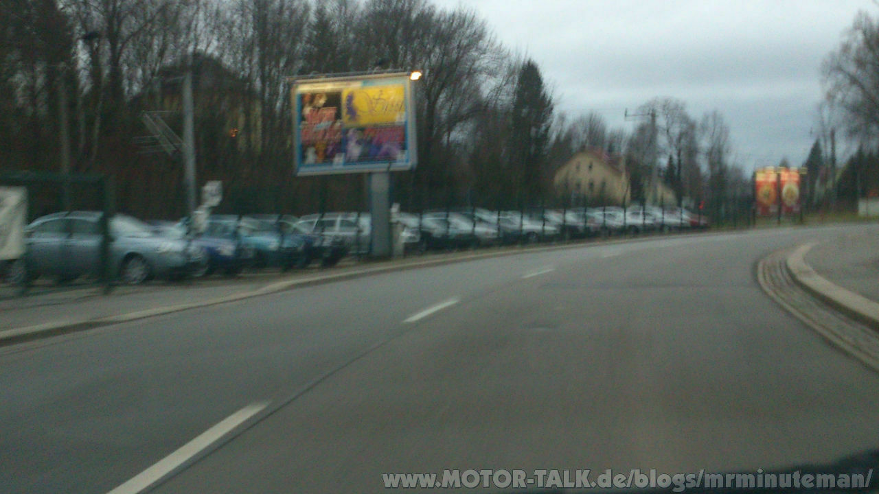 Der Schrottplatz - Spiegelsymmetrisch des Showrooms