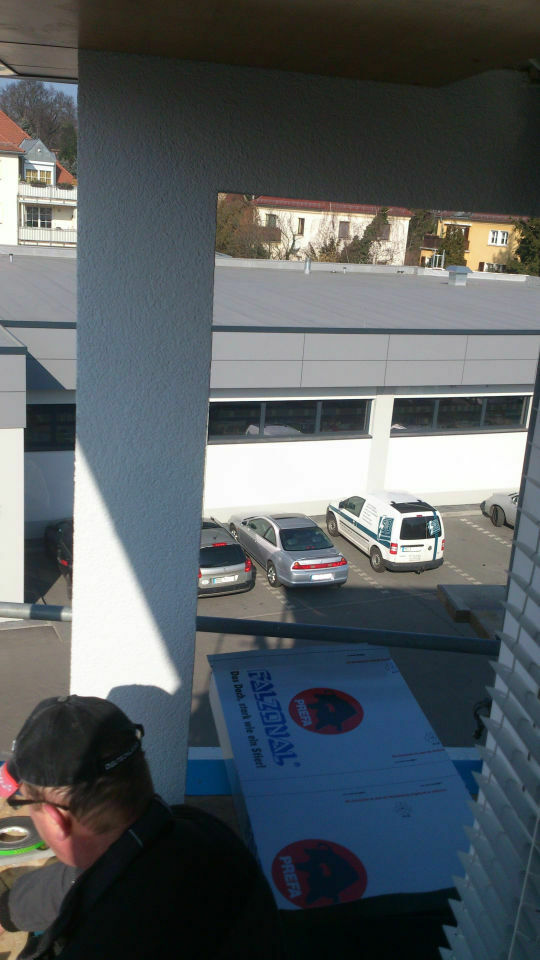 Der Schrottplatz - Spiegelsymmetrisch des Showrooms