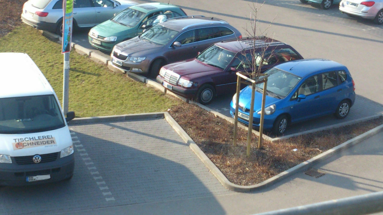 Der Schrottplatz - Spiegelsymmetrisch des Showrooms