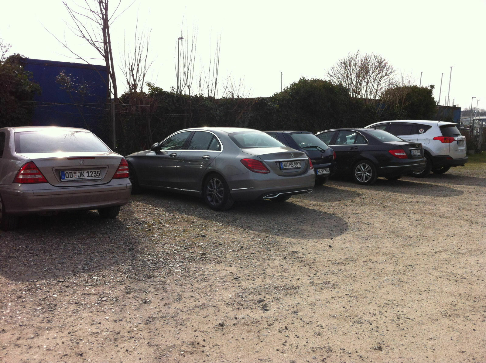Der Schrottplatz - Spiegelsymmetrisch des Showrooms