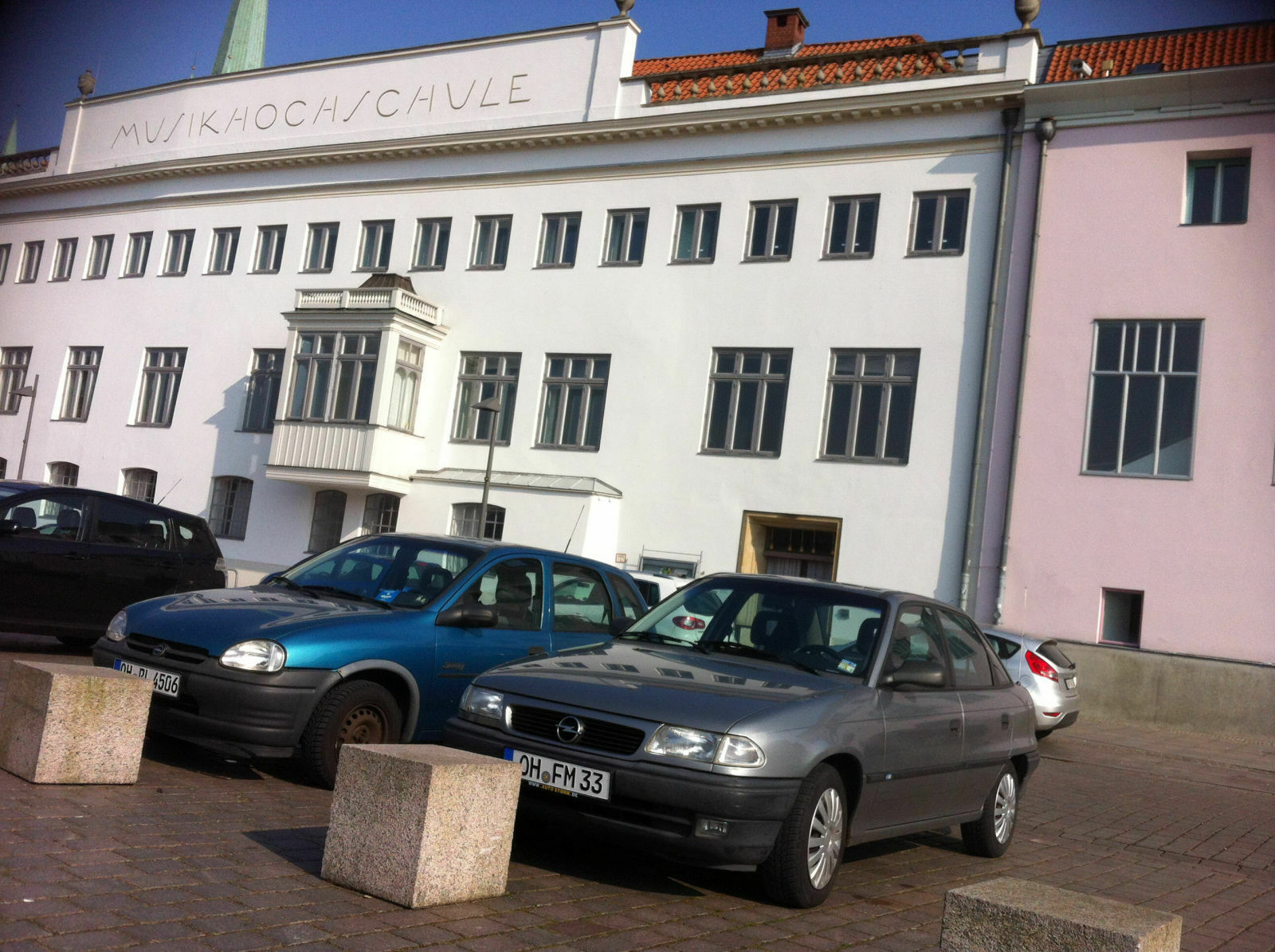 Der Schrottplatz - Spiegelsymmetrisch des Showrooms
