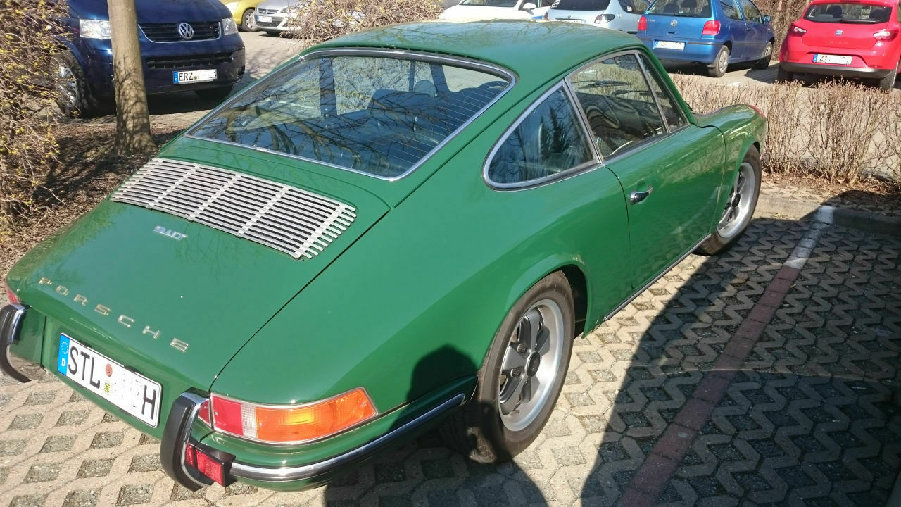 Der Schrottplatz - Spiegelsymmetrisch des Showrooms