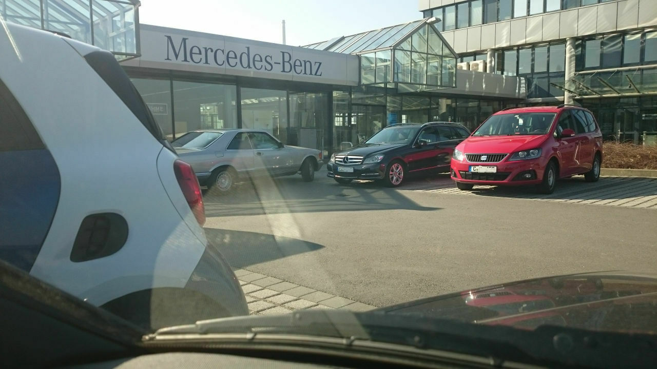 Der Schrottplatz - Spiegelsymmetrisch des Showrooms