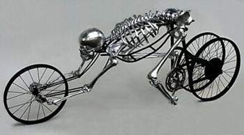 Bio-cycle-jud-turner-totenkopf-skelett-fahrrad