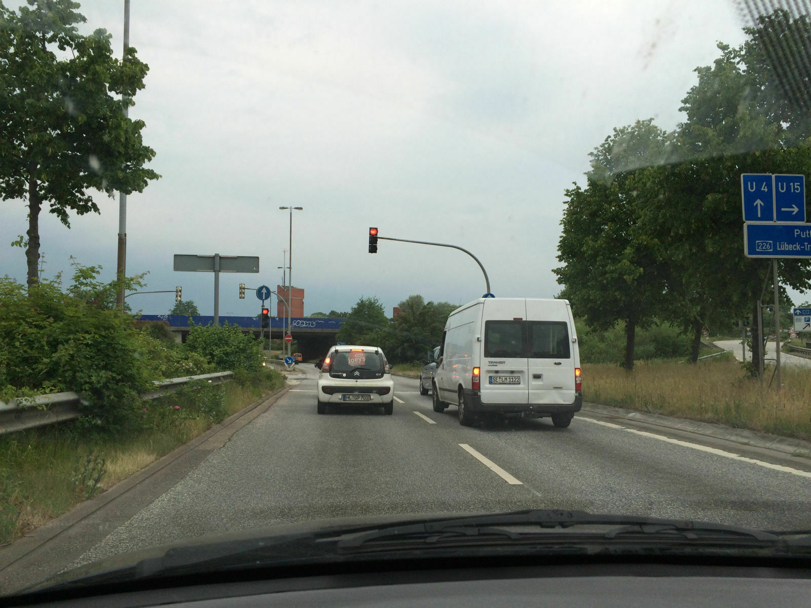 Der Schrottplatz - Spiegelsymmetrisch des Showrooms