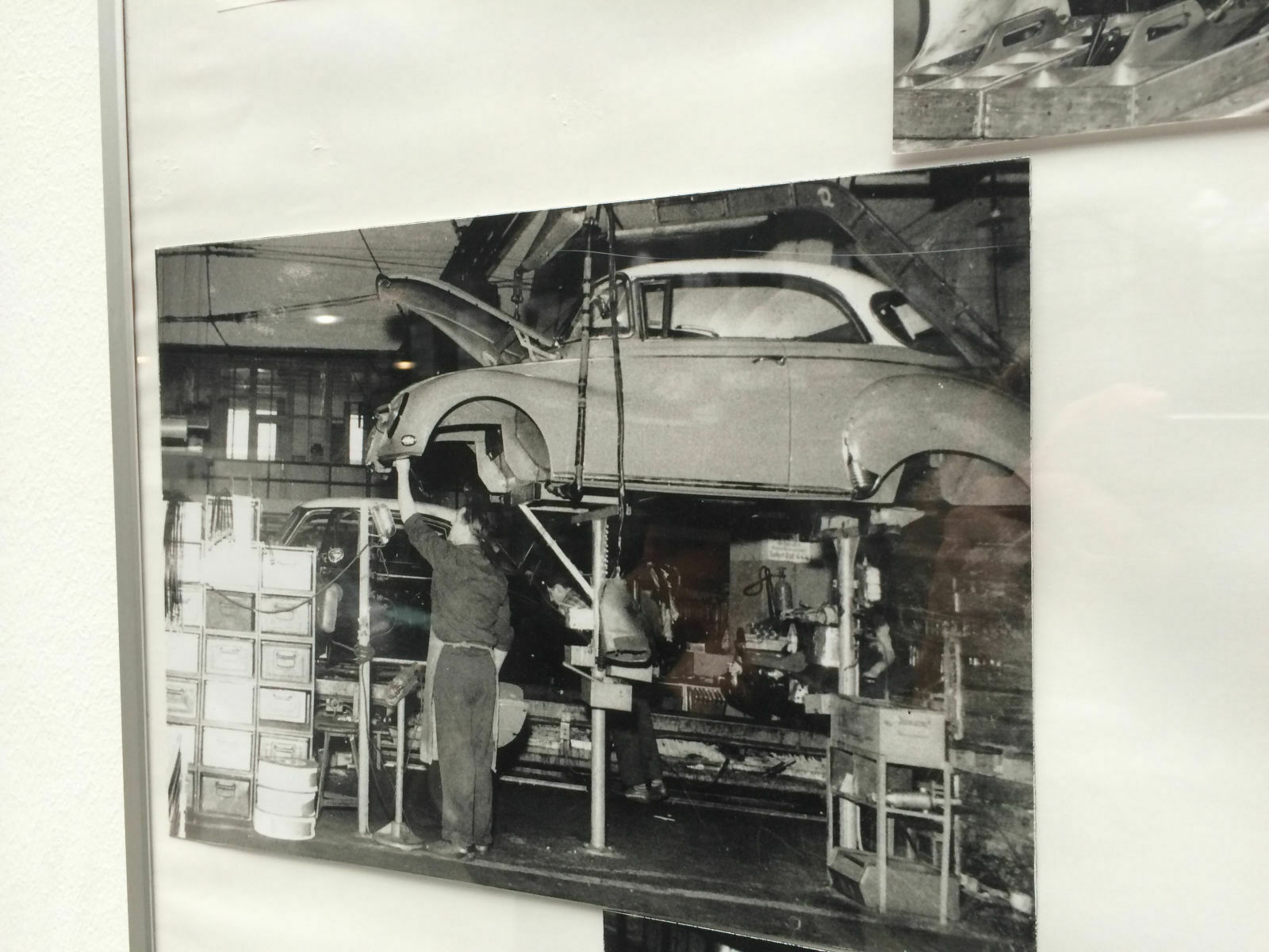 Der Schrottplatz - Spiegelsymmetrisch des Showrooms