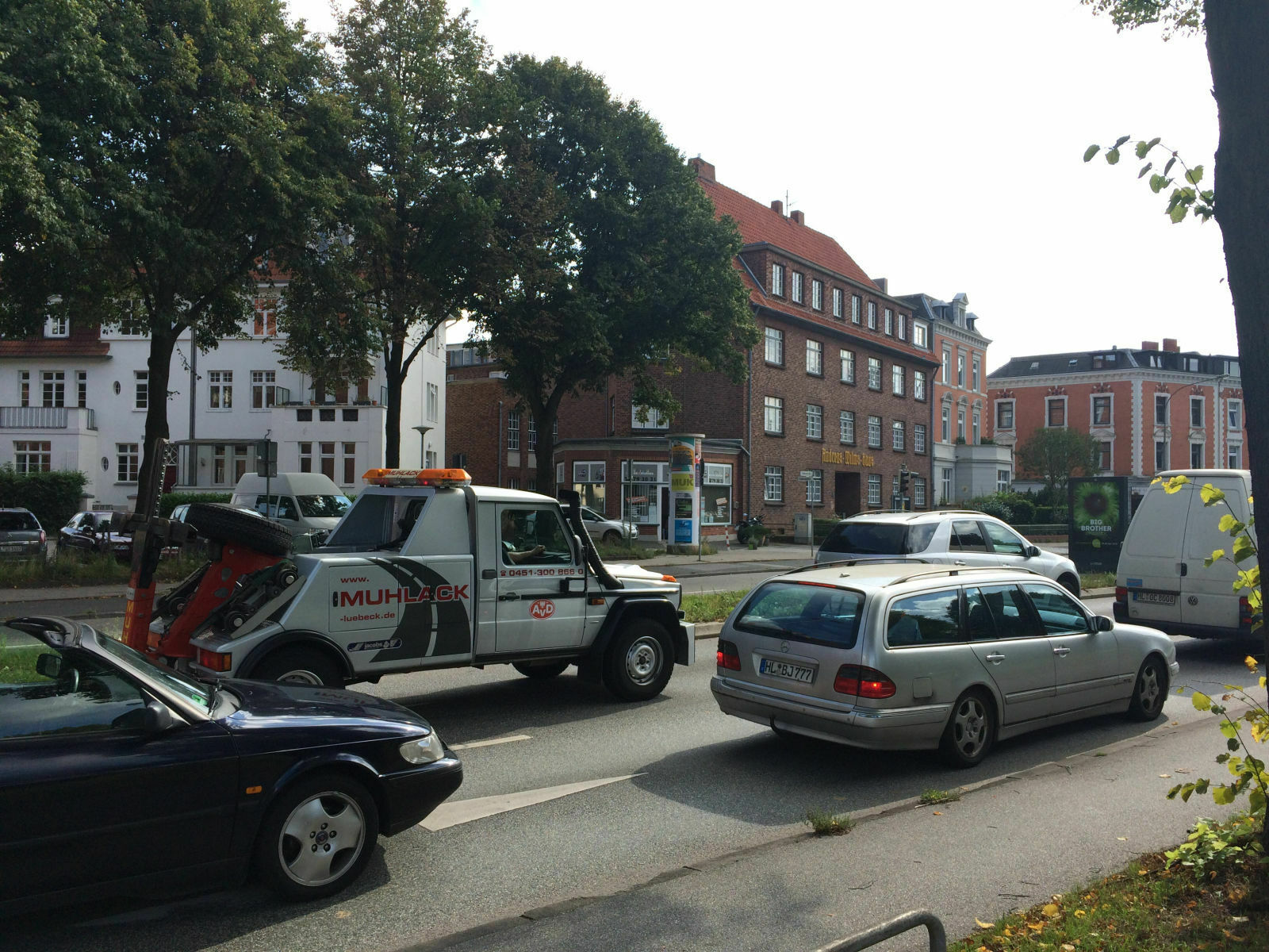 Der Schrottplatz - Spiegelsymmetrisch des Showrooms