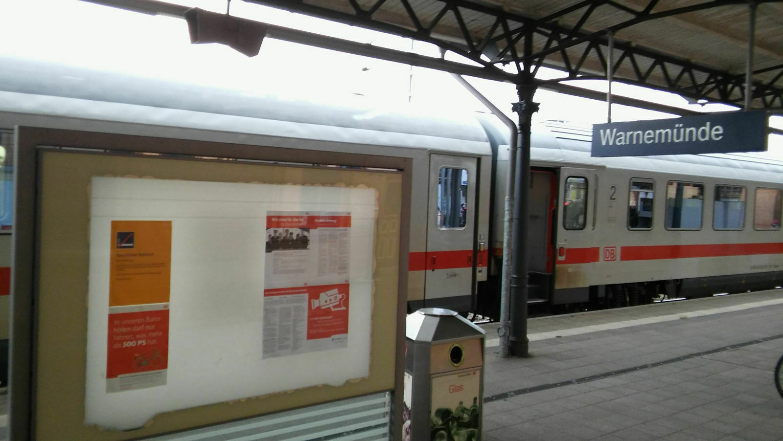 Der Schrottplatz - Spiegelsymmetrisch des Showrooms