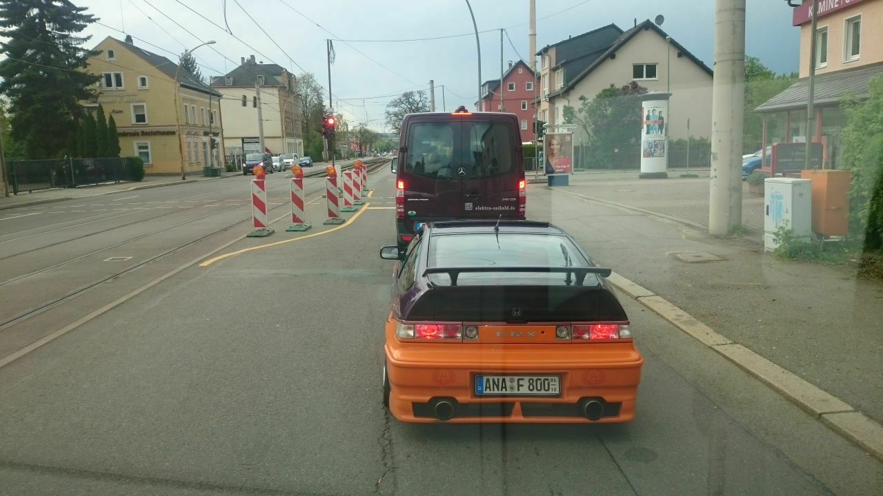 Der Schrottplatz - Spiegelsymmetrisch des Showrooms