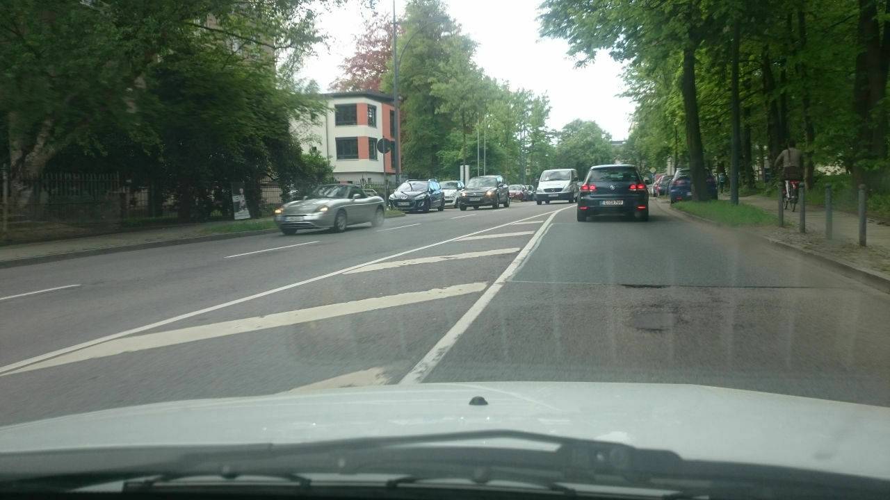 Der Schrottplatz - Spiegelsymmetrisch des Showrooms