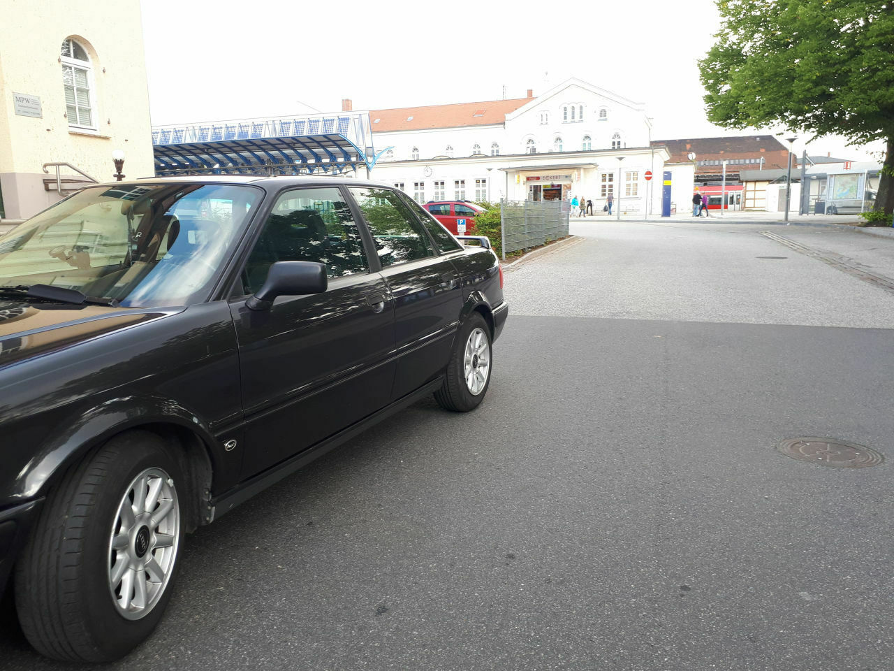 Der Schrottplatz - Spiegelsymmetrisch des Showrooms