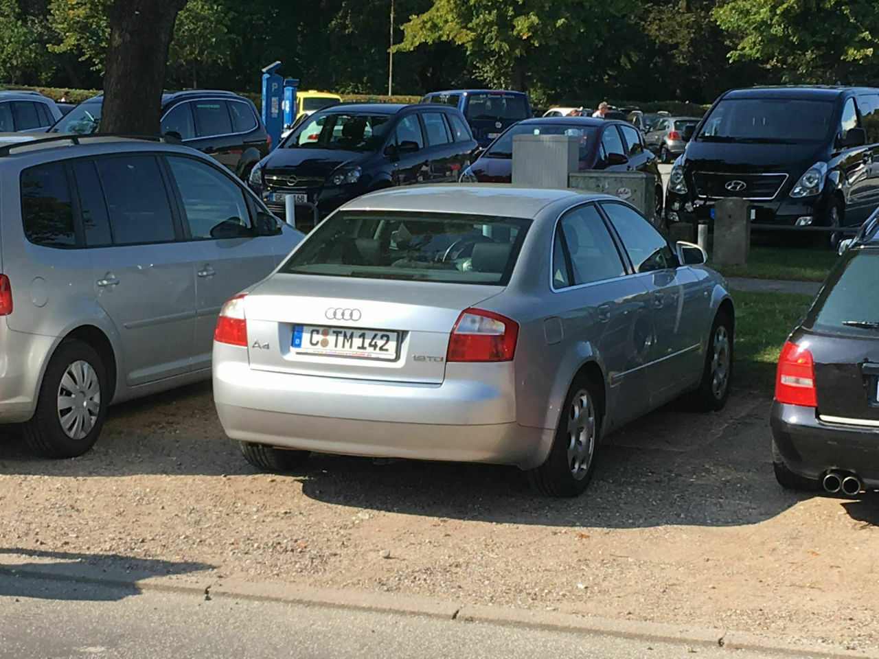 Der Schrottplatz - Spiegelsymmetrisch des Showrooms