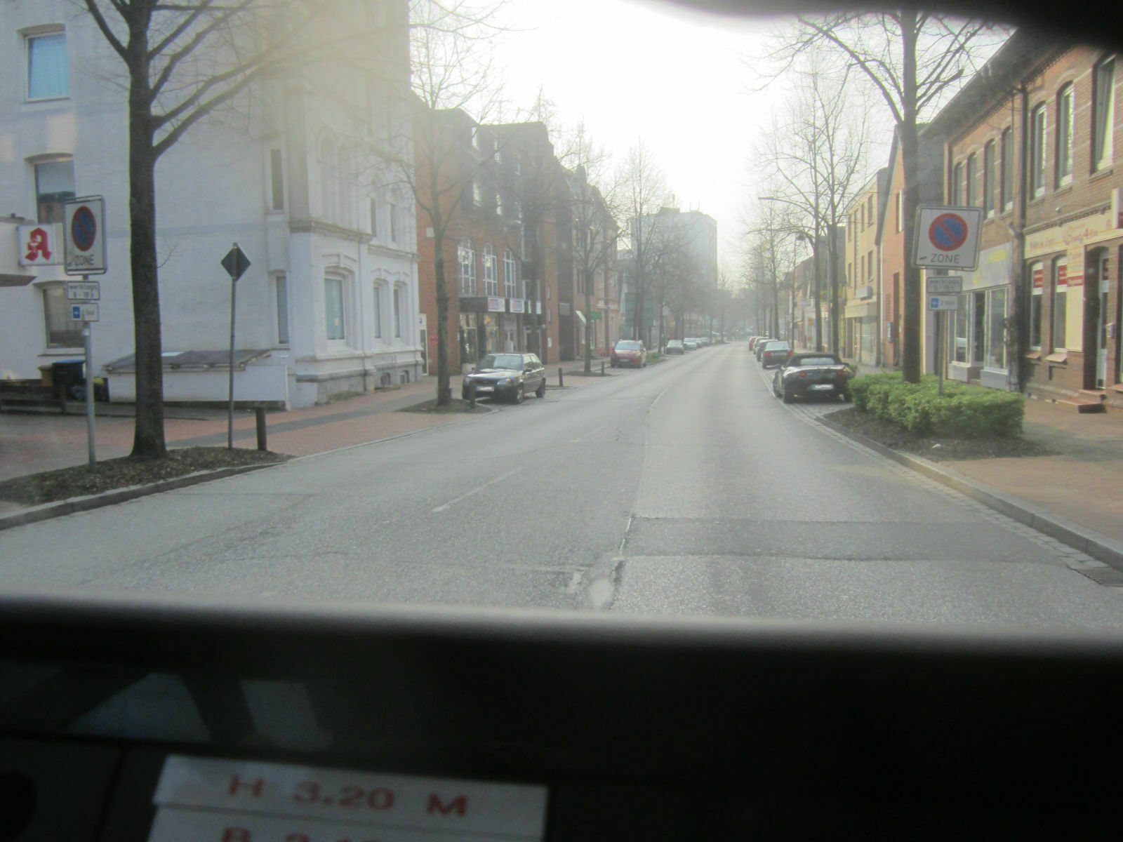 Der Schrottplatz - Spiegelsymmetrisch des Showrooms