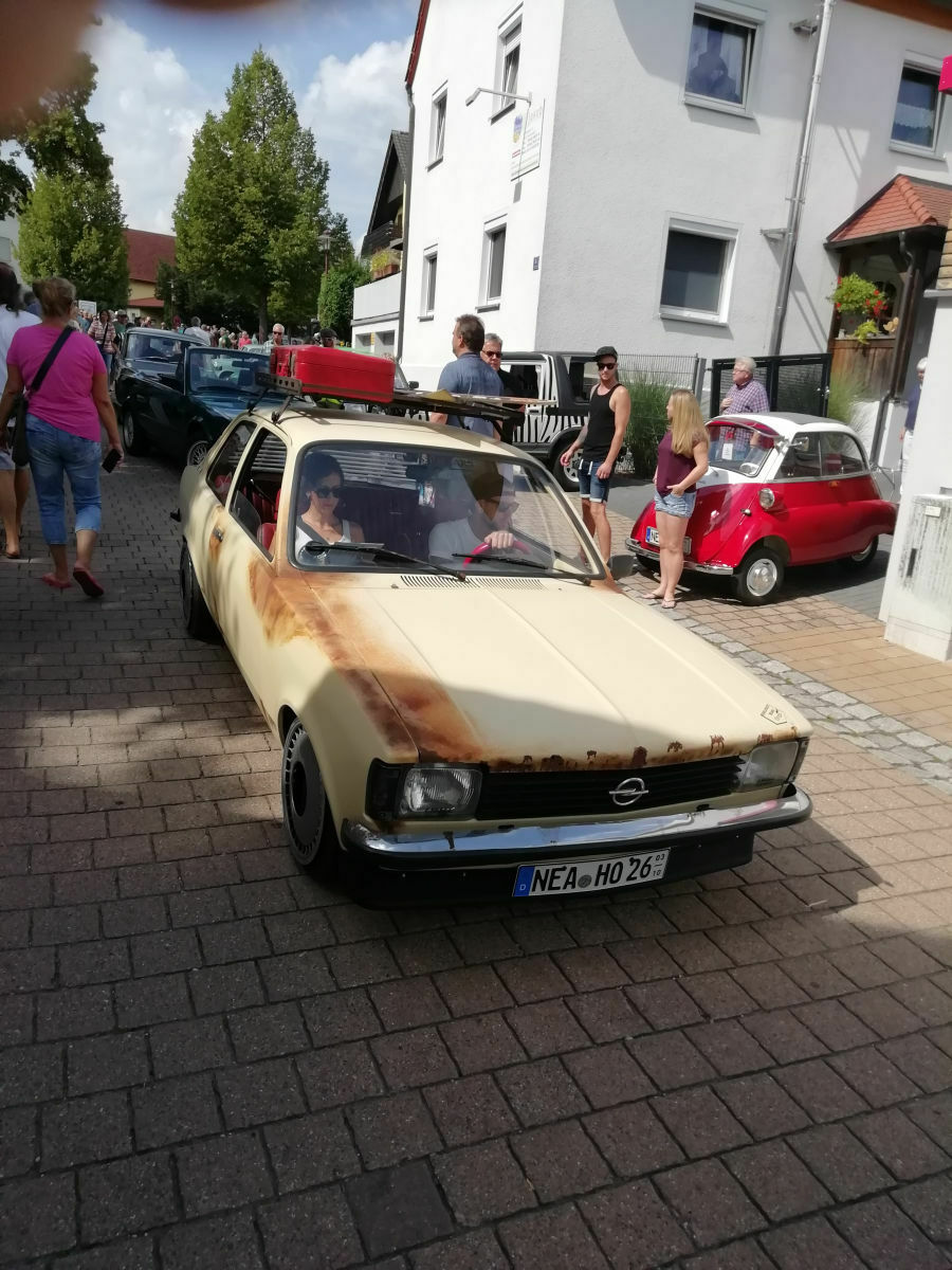 Der Schrottplatz - Spiegelsymmetrisch des Showrooms