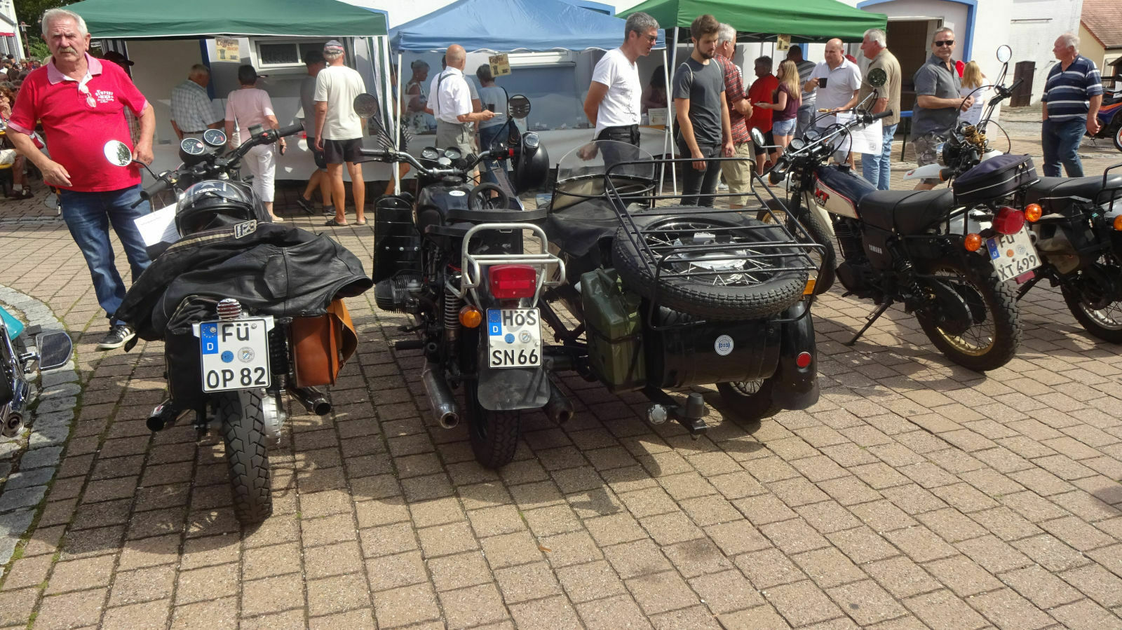 Der Schrottplatz - Spiegelsymmetrisch des Showrooms