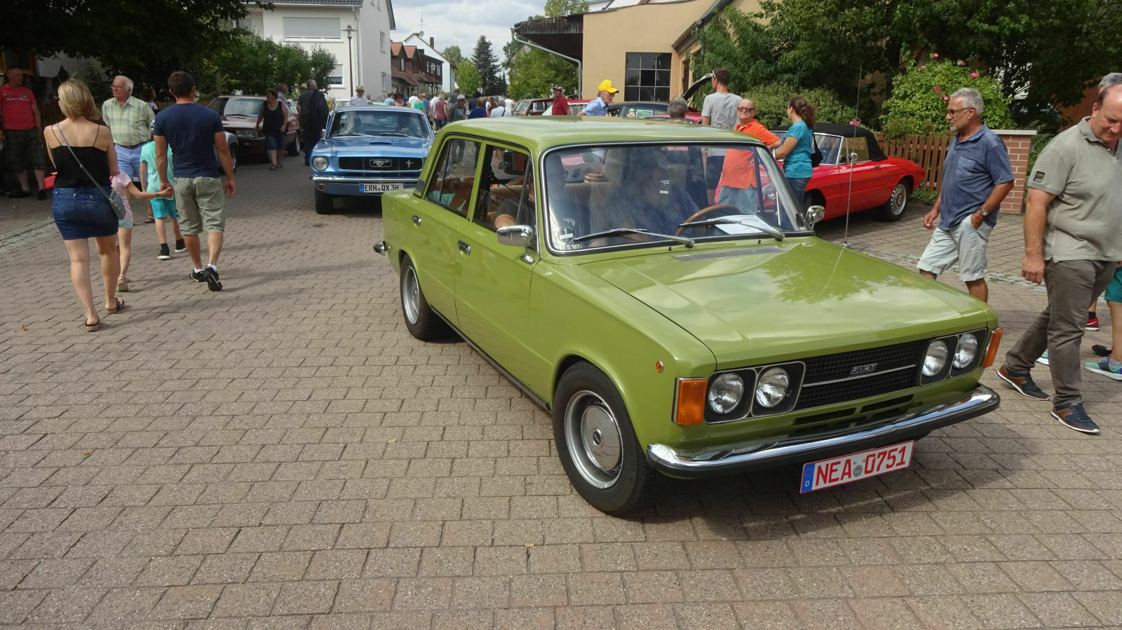 Der Schrottplatz - Spiegelsymmetrisch des Showrooms