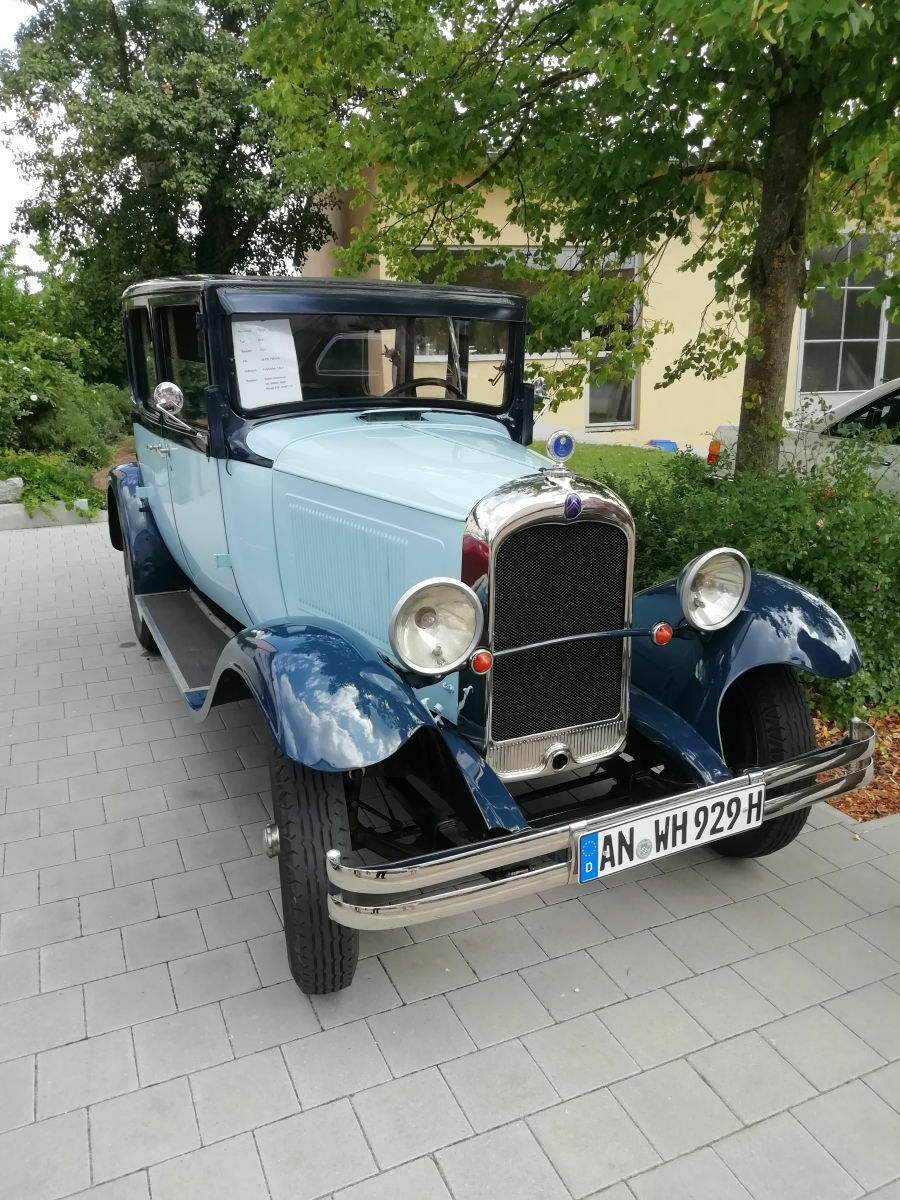 Der Schrottplatz - Spiegelsymmetrisch des Showrooms