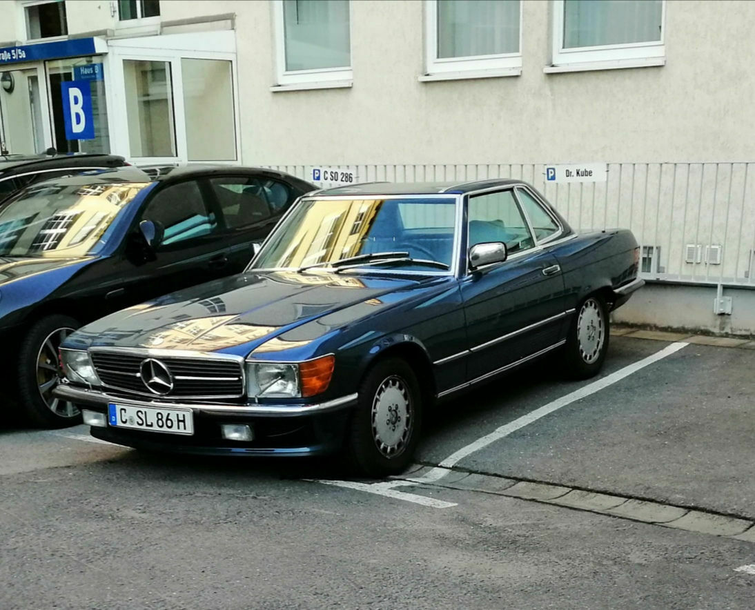 Der Schrottplatz - Spiegelsymmetrisch des Showrooms