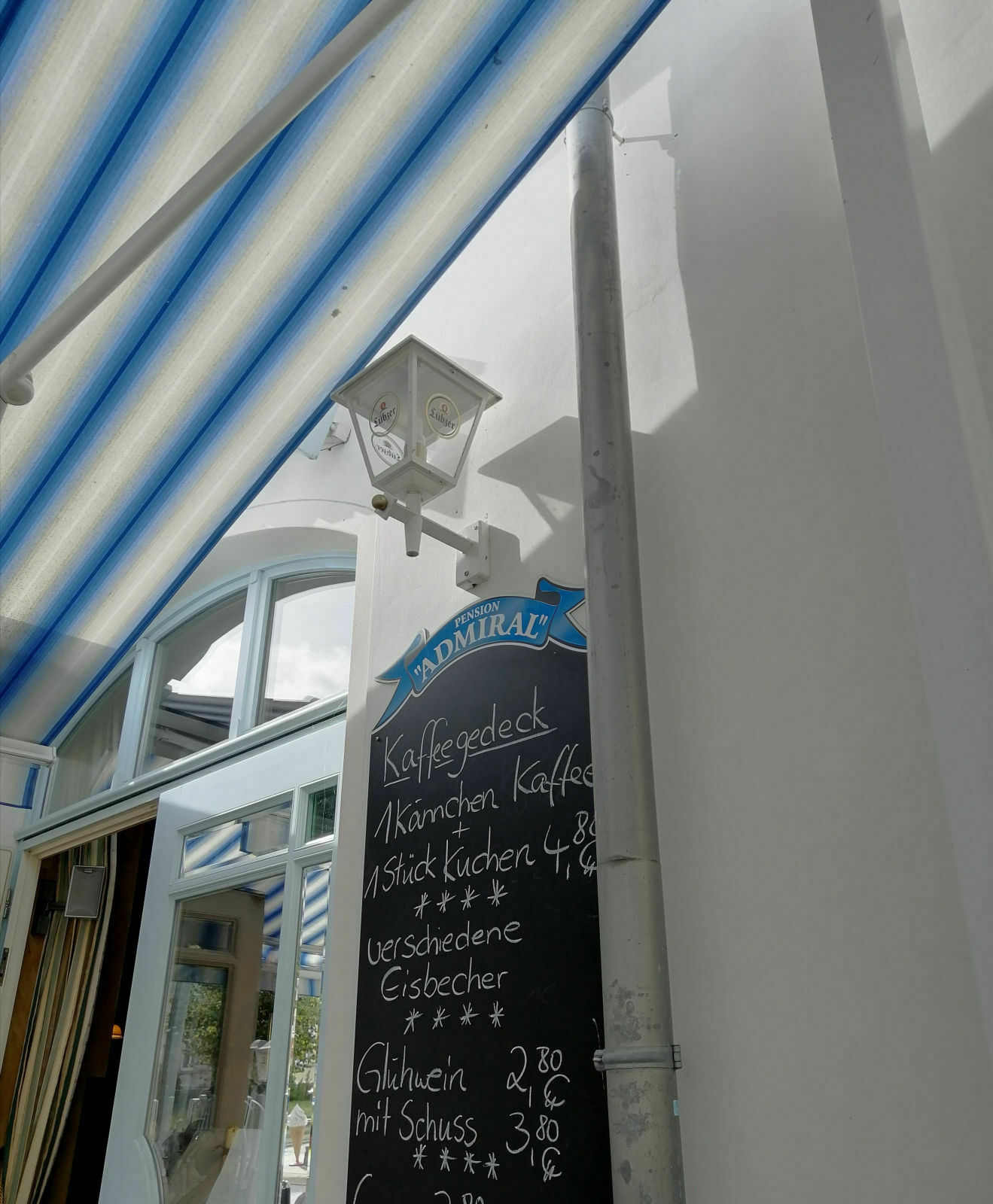 Der Schrottplatz - Spiegelsymmetrisch des Showrooms