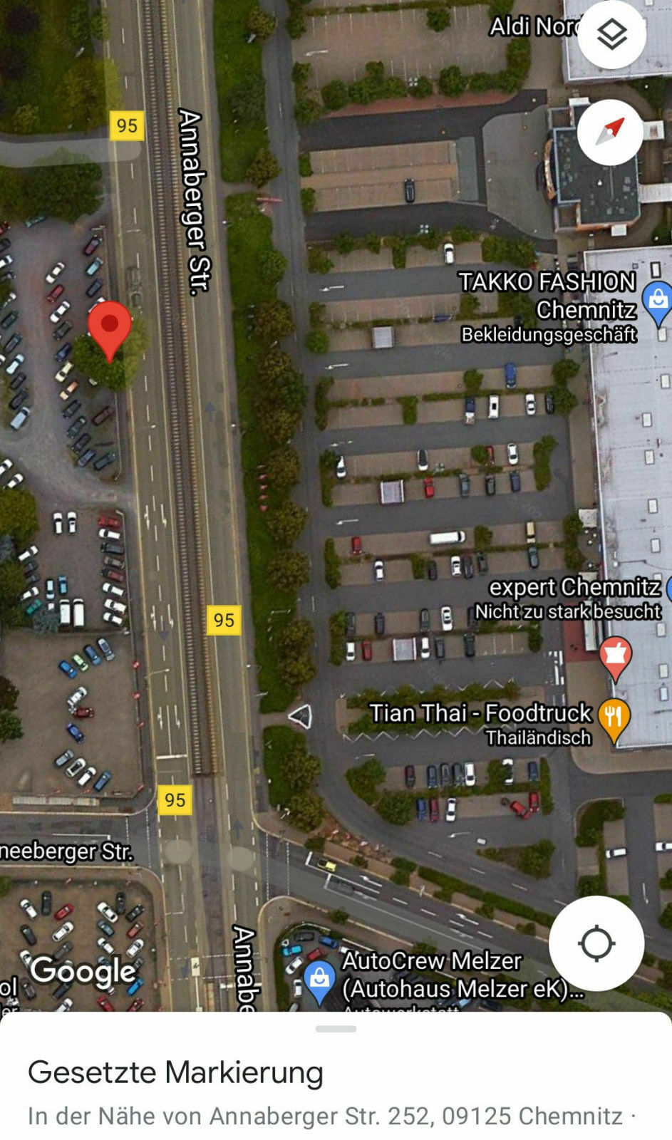 Der Schrottplatz - Spiegelsymmetrisch des Showrooms