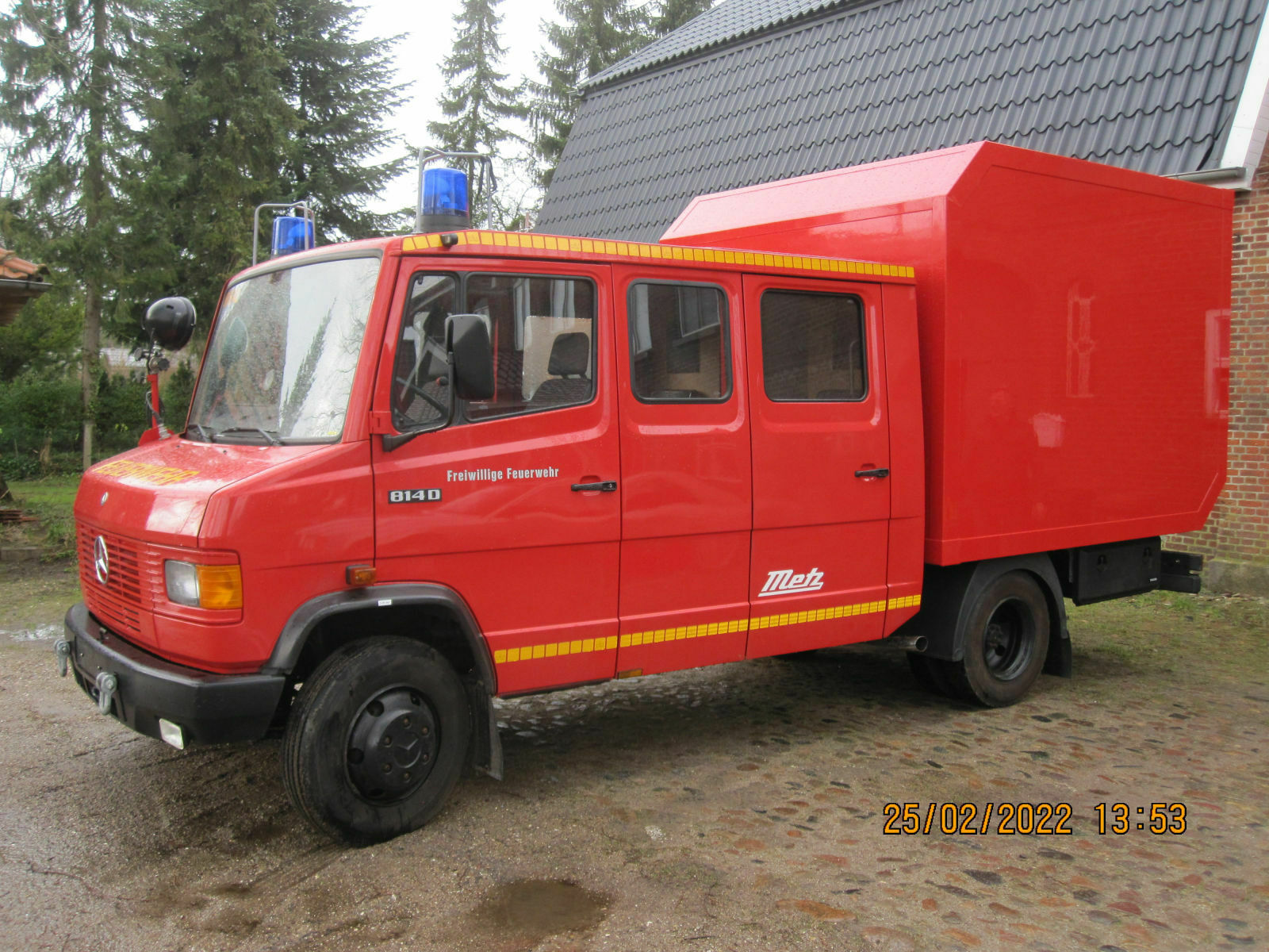 Der Schrottplatz - Spiegelsymmetrisch des Showrooms