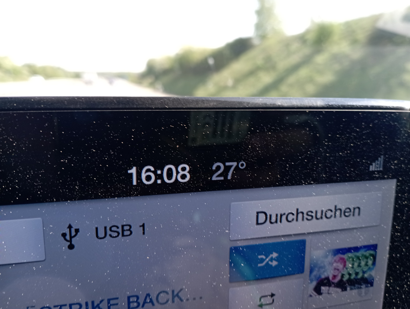 Der Schrottplatz - Spiegelsymmetrisch des Showrooms