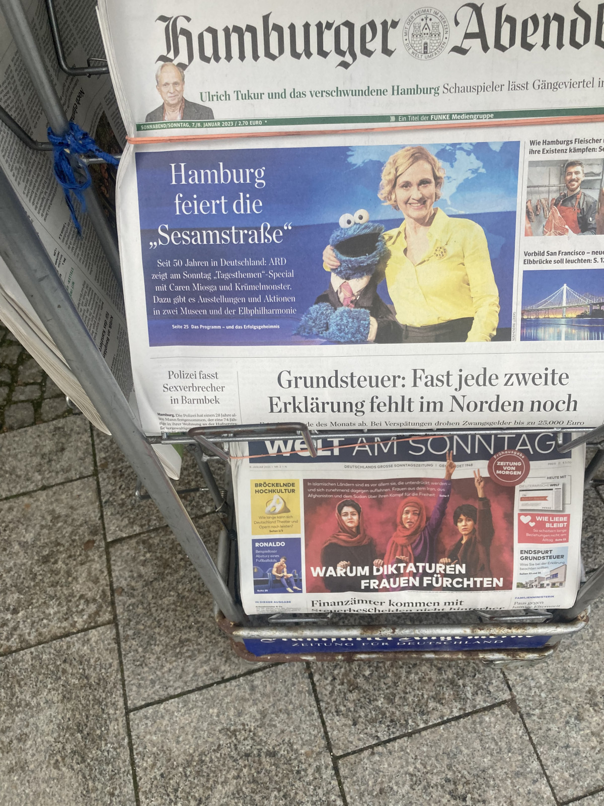 Der Schrottplatz - Spiegelsymmetrisch des Showrooms