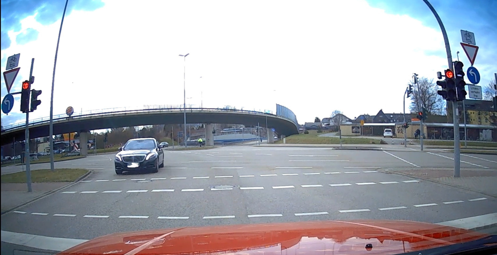 Der Schrottplatz - Spiegelsymmetrisch des Showrooms